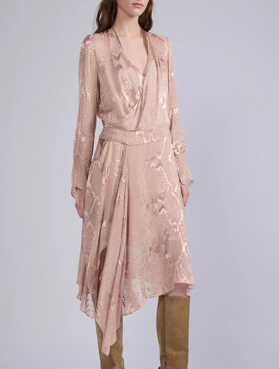 Robe portefeuille en satin dévoré python blush.