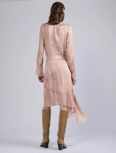 Robe portefeuille en satin dévoré python blush.