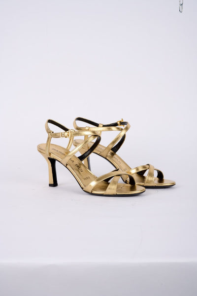 Sandale en cuir or. Pointures