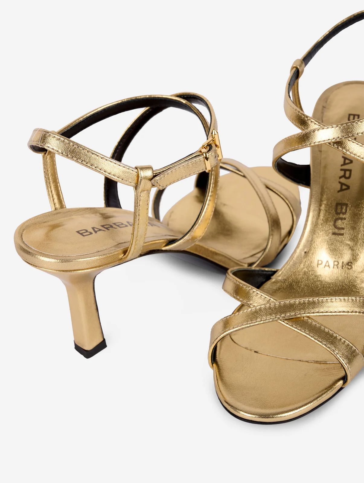 Sandale en cuir or. Pointures